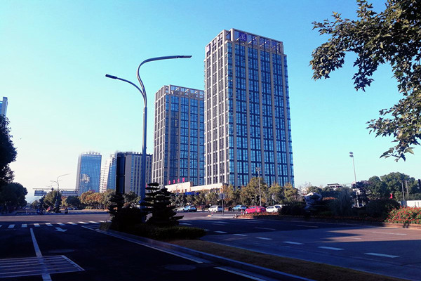 樓宇智能化專業(yè)化、系統(tǒng)化、節(jié)能化特點！(圖1)